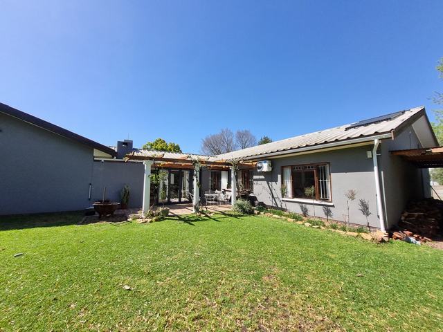 4 Bedroom Property for Sale in Prince Alfred Hamlet Western Cape
